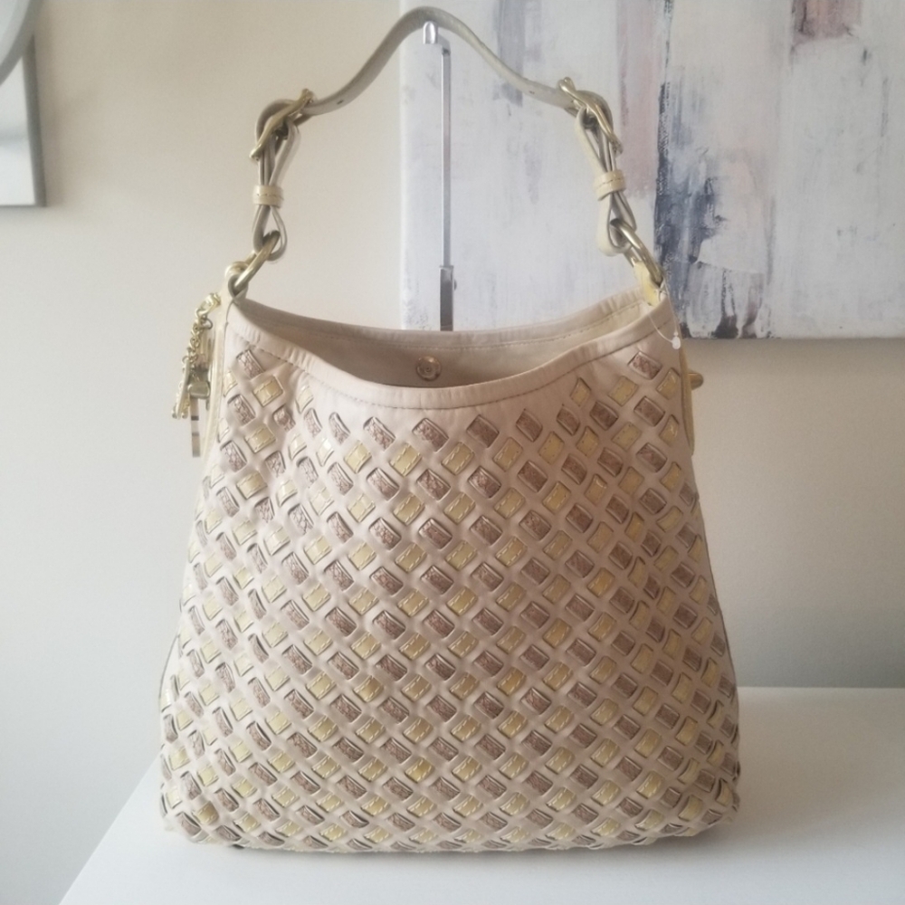 COACH LE PEYTON WOVEN LEATHER LG SHOULDER BAG  Rare! - Picture 2 of 15